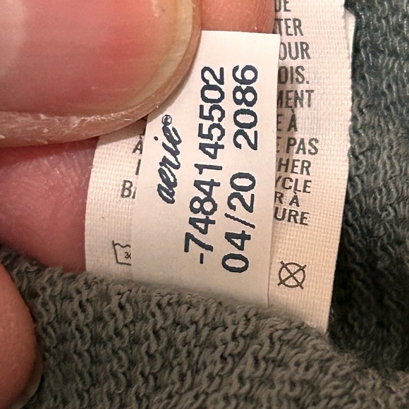 Aerie Long Sleeve Oversized Waffle Knit Sweater, size Medium - Picture 10 of 11